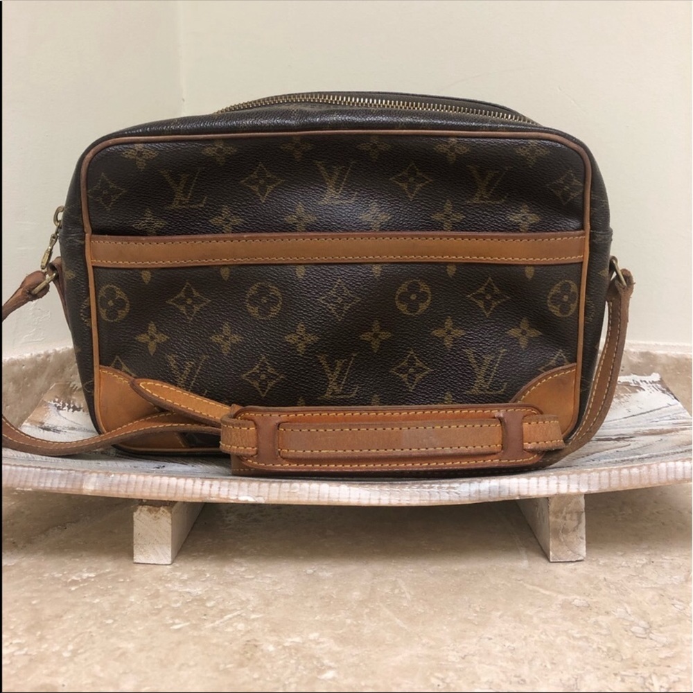 🔥🔥Louis Vuitton crossover bag Authentic🔥🔥